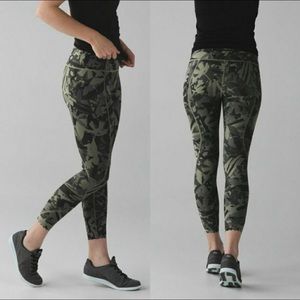 Lulu Lemon Tight stuff scallop camo green
